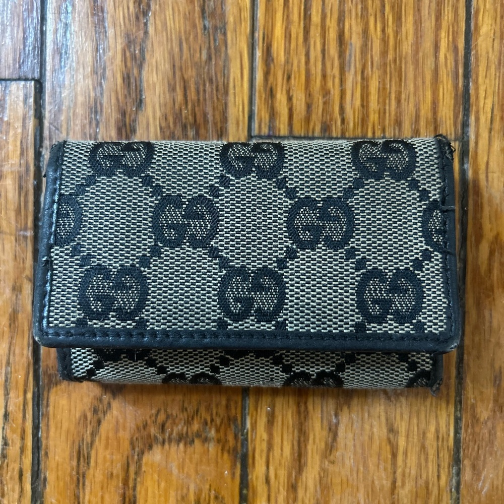 Gucci Black and Tan Monogram Key Holder